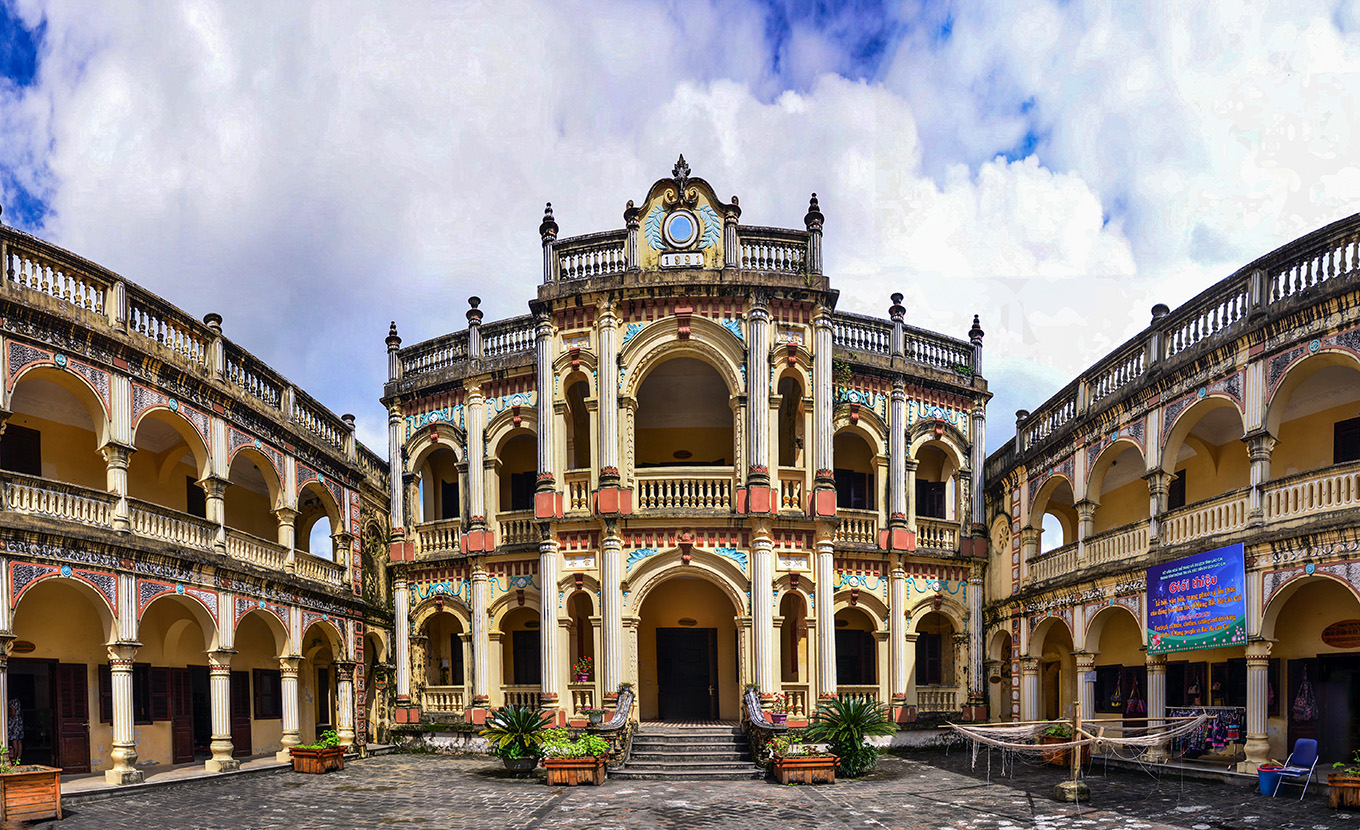 bac-ha-hmong-king-s-palace-1-1