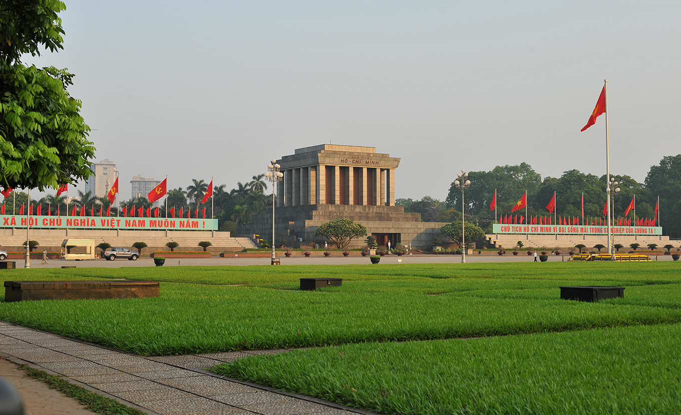 hanoi-ho-chi-minh-mausoleum-1-19