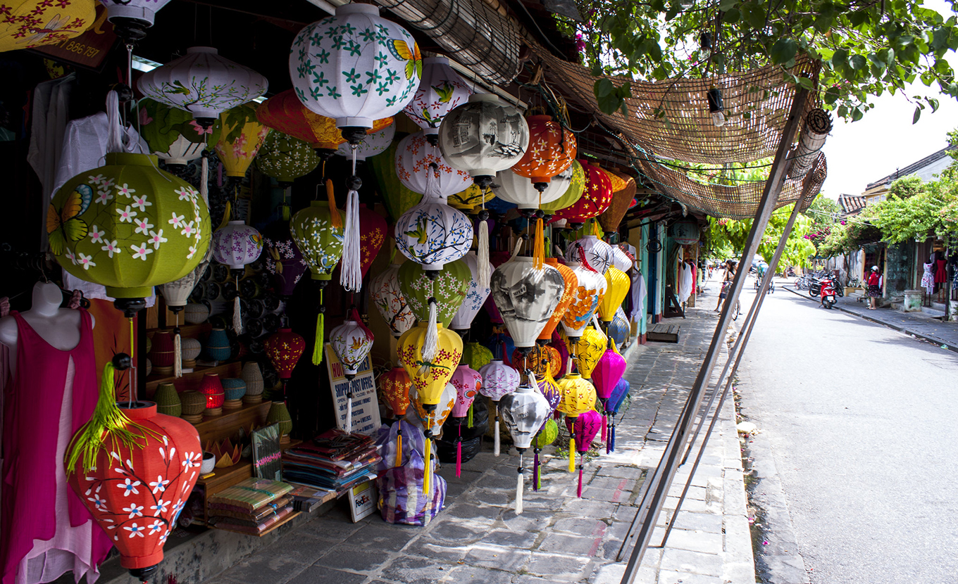 hoi-an-lantern-market-1-7