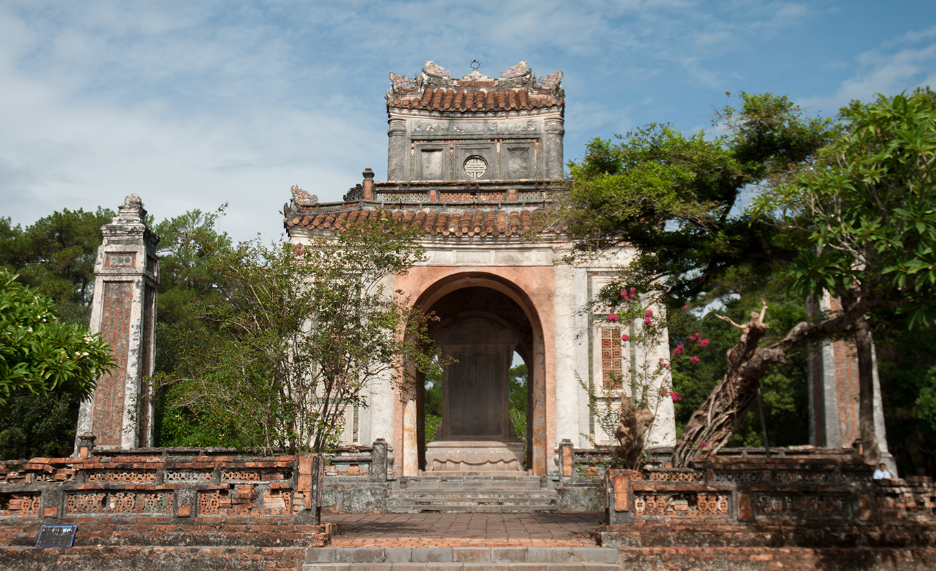 hue-tu-duc-tomb-1-7