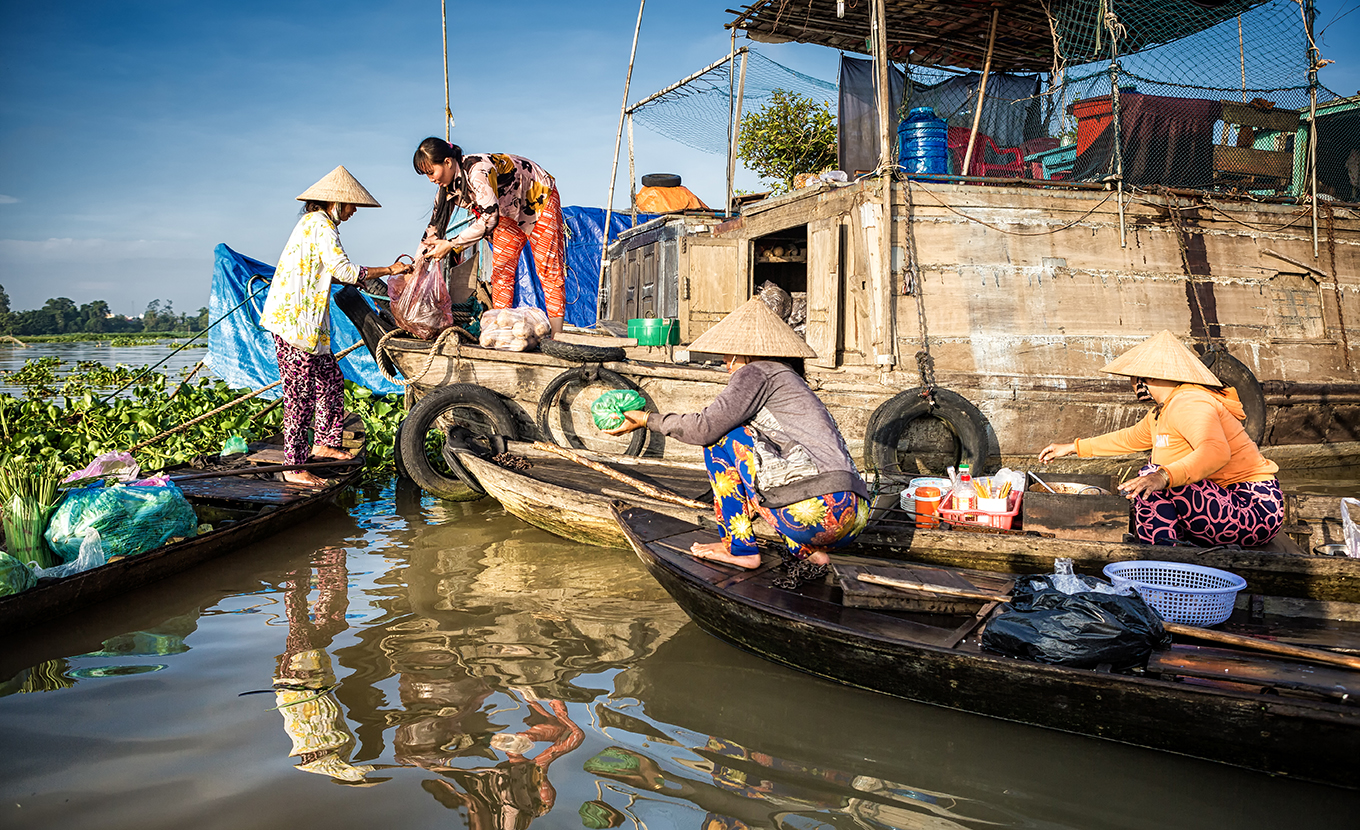 long-xuyen-floating-market-1_2020-08-18_46-11