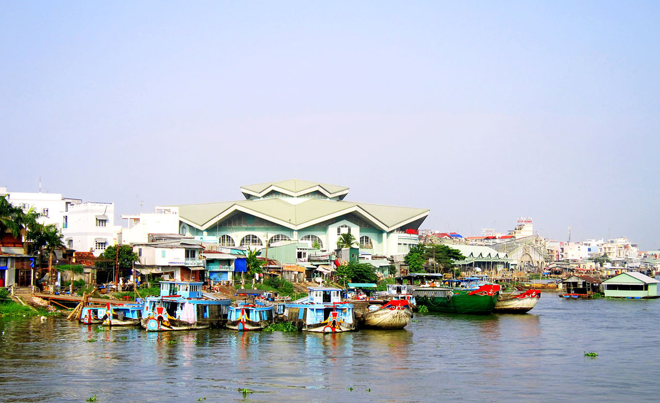 long-xuyen-floating-market-2-6