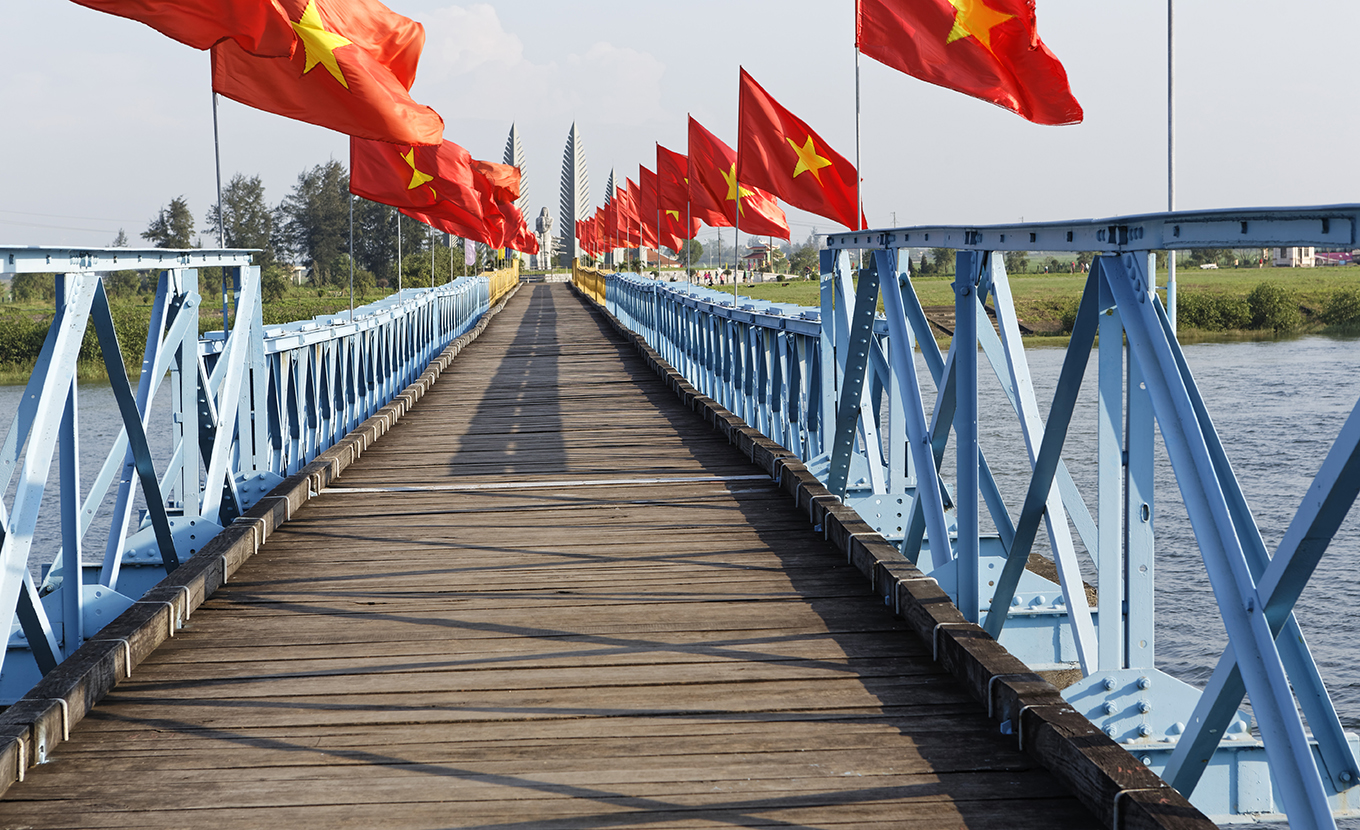 quang-tri-hien-luong-bridge-1