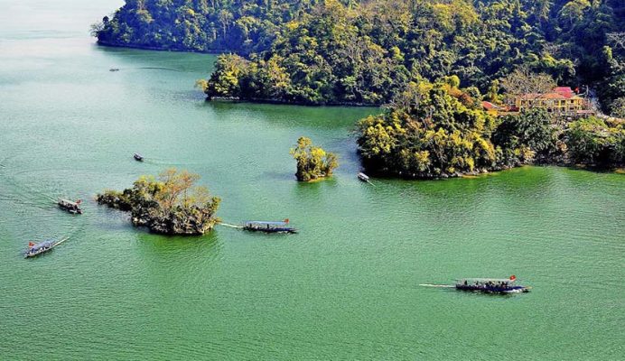 Ba Be - The unique largest natural freshwater lake in Vietnam