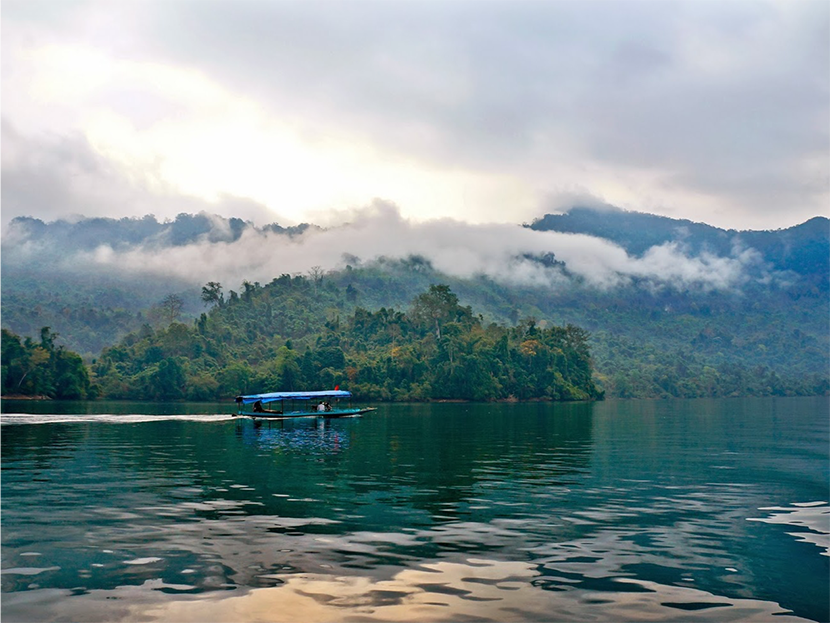 beautiful ba be lake