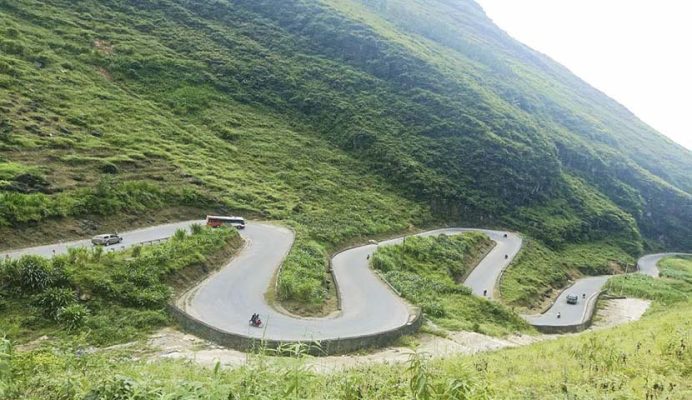 Marvel at the beauty of Dong Van Karst Plateau