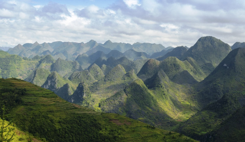 dong-van-ha-giang-natural-charm-in-vietnam-s-first-global-geopark-4_2021-11-17_147 limestone mountains in dong van