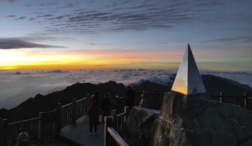 the milestone in the top of fansipan peak