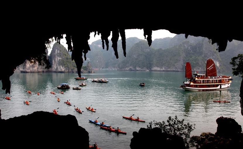 things-to-do-in-halong-bay-bo-nong-cave_2021-12-16_198 things to do in halong bay bo nong cave